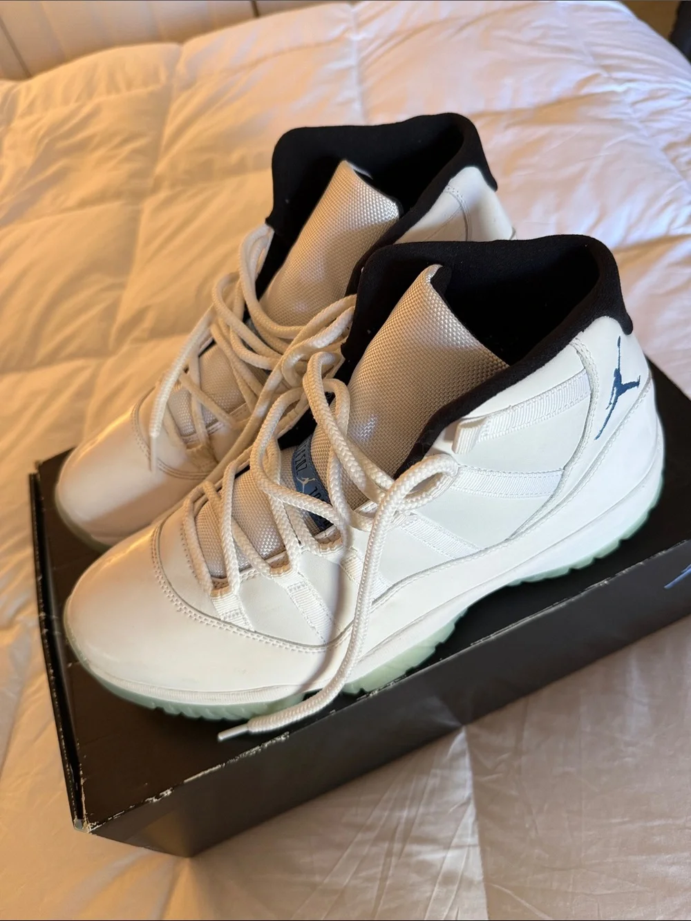 Jordan 11 Legend Blue size 11